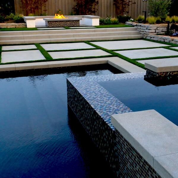 Tiled Infinity Edge Spa